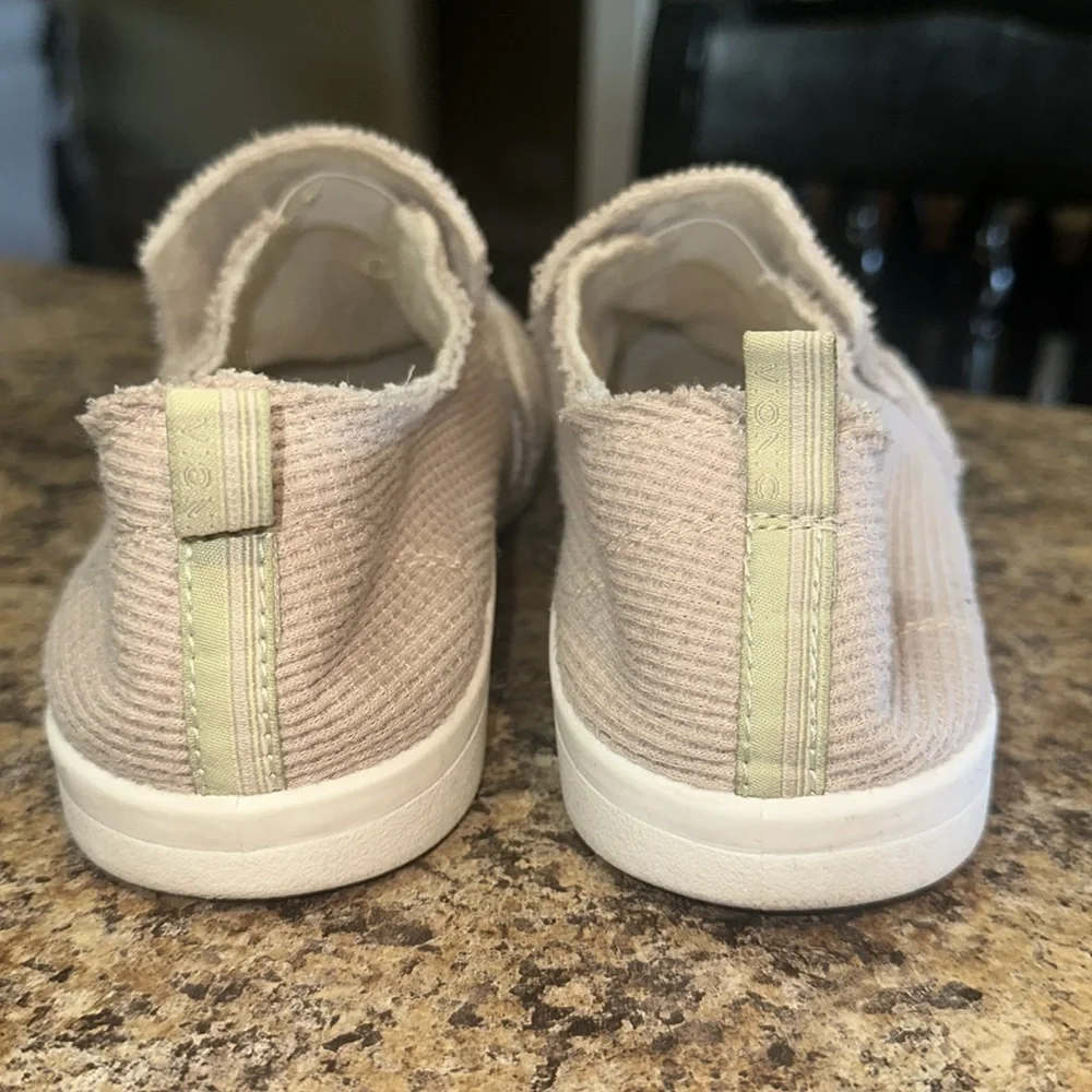 VIONIC MALIBU Casual Slip-On Sneakers in Light Pink WOMENS 8